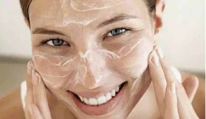 洗脸6个小技巧，让你永远变不老！