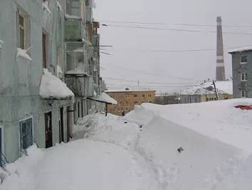 ​俄罗斯20米深的雪