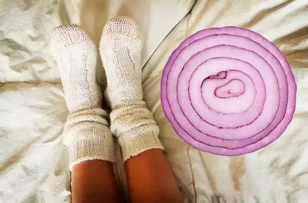 视频：洋葱放在袜子里，奇迹出现了！