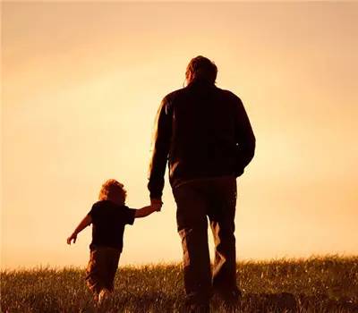世界上，最孤独的人是爸爸！