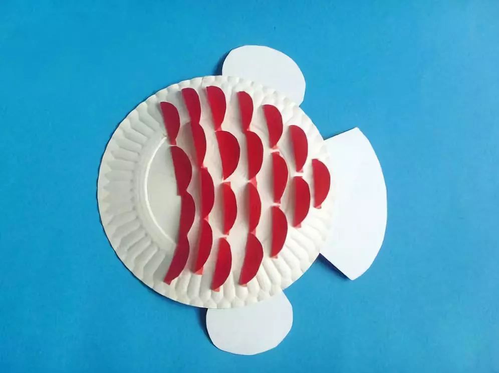 幼儿园创意手工制作——纸盘鱼