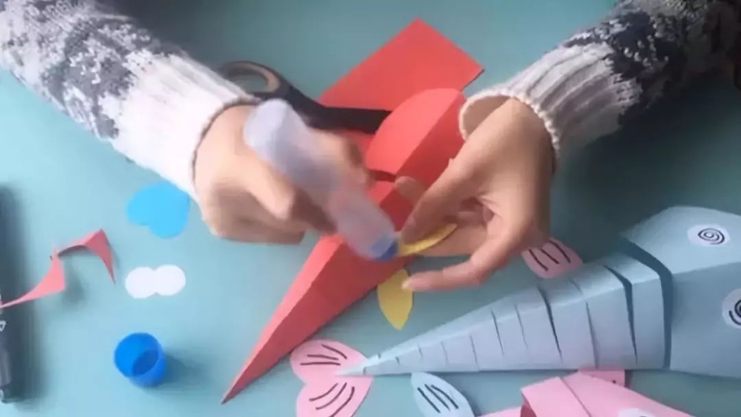幼儿园创意手工制作——小鱼儿（2款）