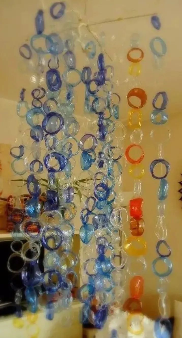 用塑料瓶做的幼儿园吊饰，新颖又别致