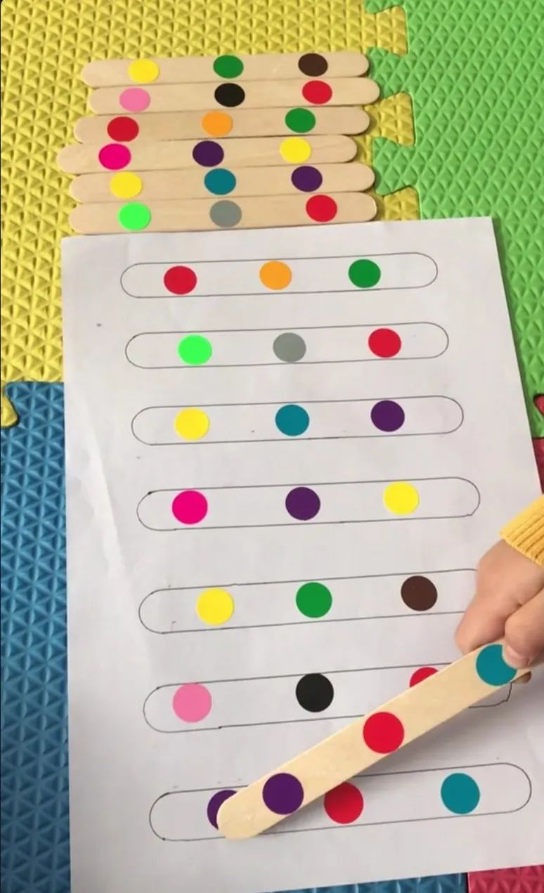 幼儿园小中大班好玩的益智颜色游戏（3篇）