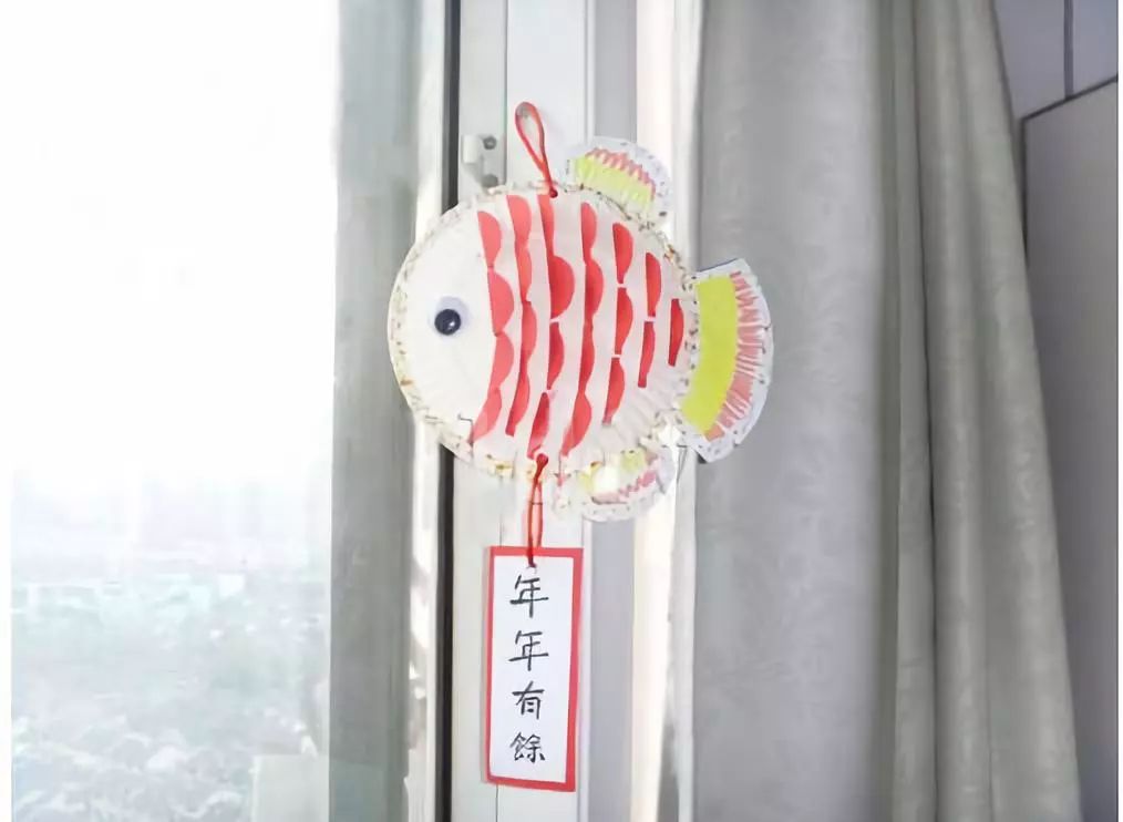 幼儿园创意手工制作——纸盘鱼吊饰