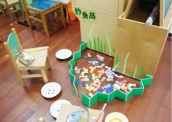 幼儿园自制钓鱼小玩具，简单实用，玩法多样！