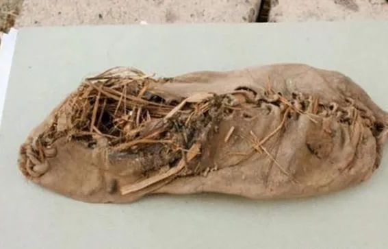 5500年前的女孩穿什么鞋子？