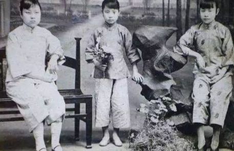 中国历史上女子“缠足”这一陋习有多残忍？它起源于哪个朝代？
