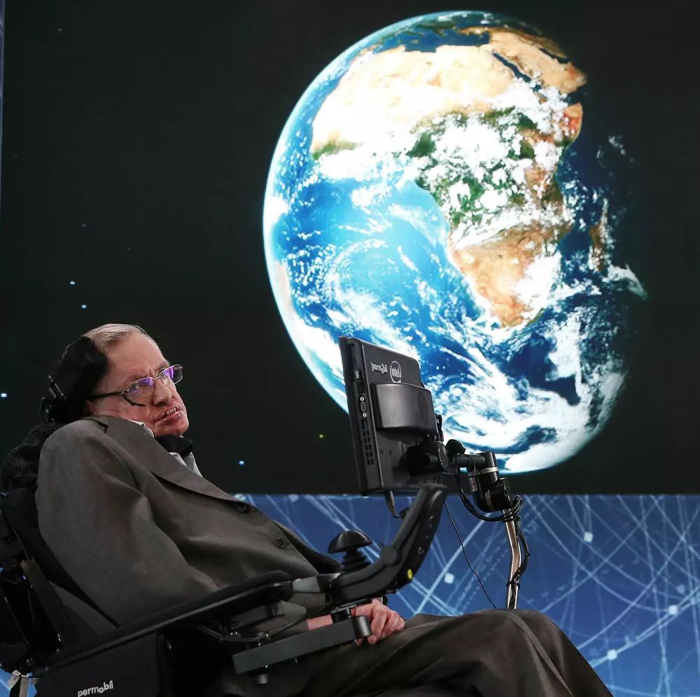 霍金离世前留给世界的7个预言：AI会摧毁人类，2600年人类要离开地球
