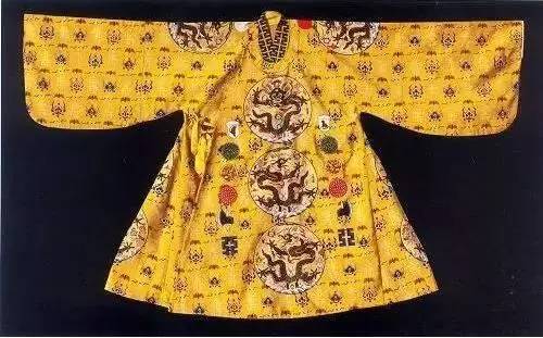 历朝历代的帝王龙袍，究竟隐藏着哪些秘密？
