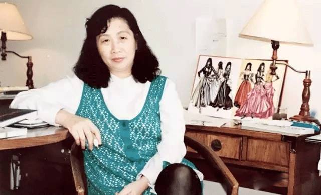 她设计了2700套戏服 让87版《红楼梦》美了30年~