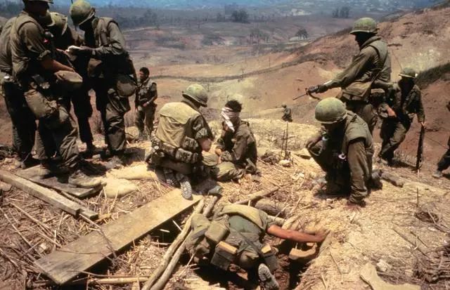 罕见彩照记录越战中最惨烈一战：美军阵地成了”人间炼狱”