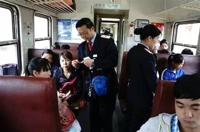 列车上底层腐败让我看到最可怕的中国