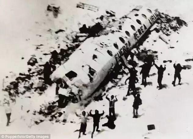 44年前一场空难，16位幸存者坚持了72天，靠吃人肉活了下来…