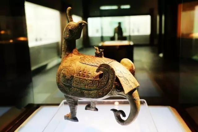 中国各地博物馆的镇馆之宝，第一个就亮了！