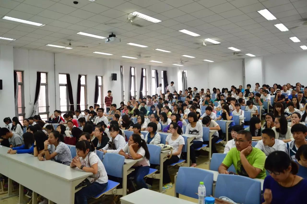 中国大学：眼睛一闭一睁，一堂课过去了