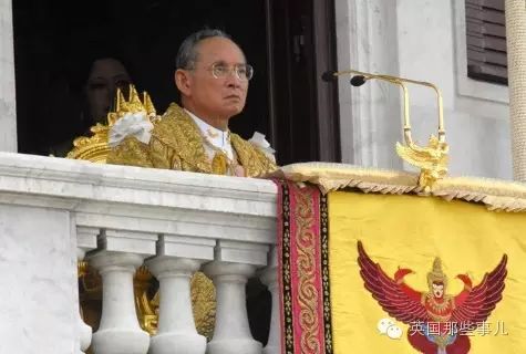 泰国国王普密蓬逝世：他为什么被泰国人称作“最伟大的大帝”？