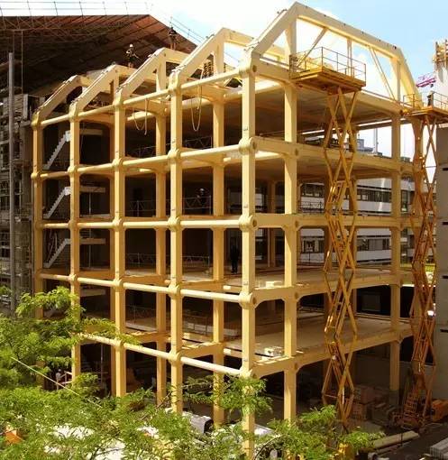 日本人在瑞典建了座中国房子，让人直呼奇迹，他还在汶川盖了座纸质小学