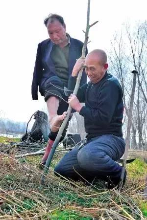 这两位中国农民做了啥？为什么CNN报道后他们会火遍全世界！？