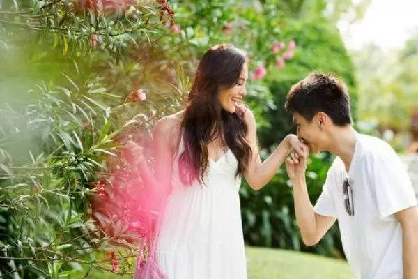 为什么许多漂亮的外国妞都想嫁给中国男人?