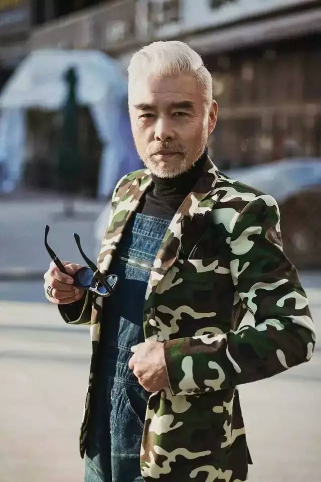 他演了一辈子配角，却是中国最会穿衣服的男人！