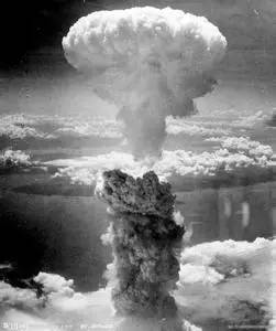 世界上第一颗原子弹是谁制造的？