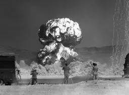 第一颗原子弹爆炸内幕，全美国也没有几个人知道