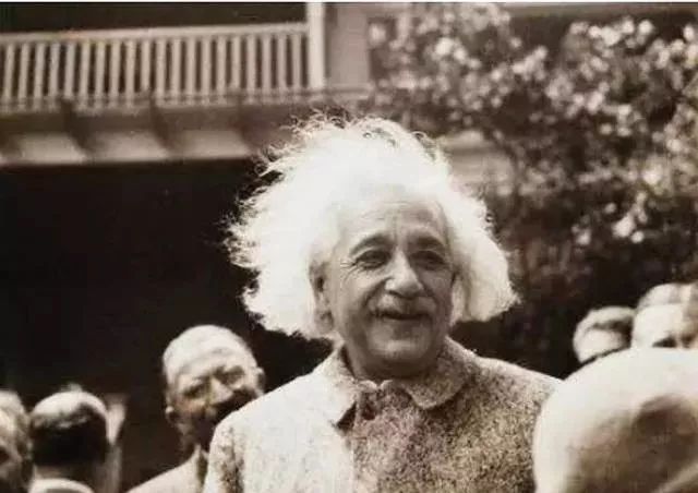 爱因斯坦到底厉害到什么程度? 我来告诉你答案！