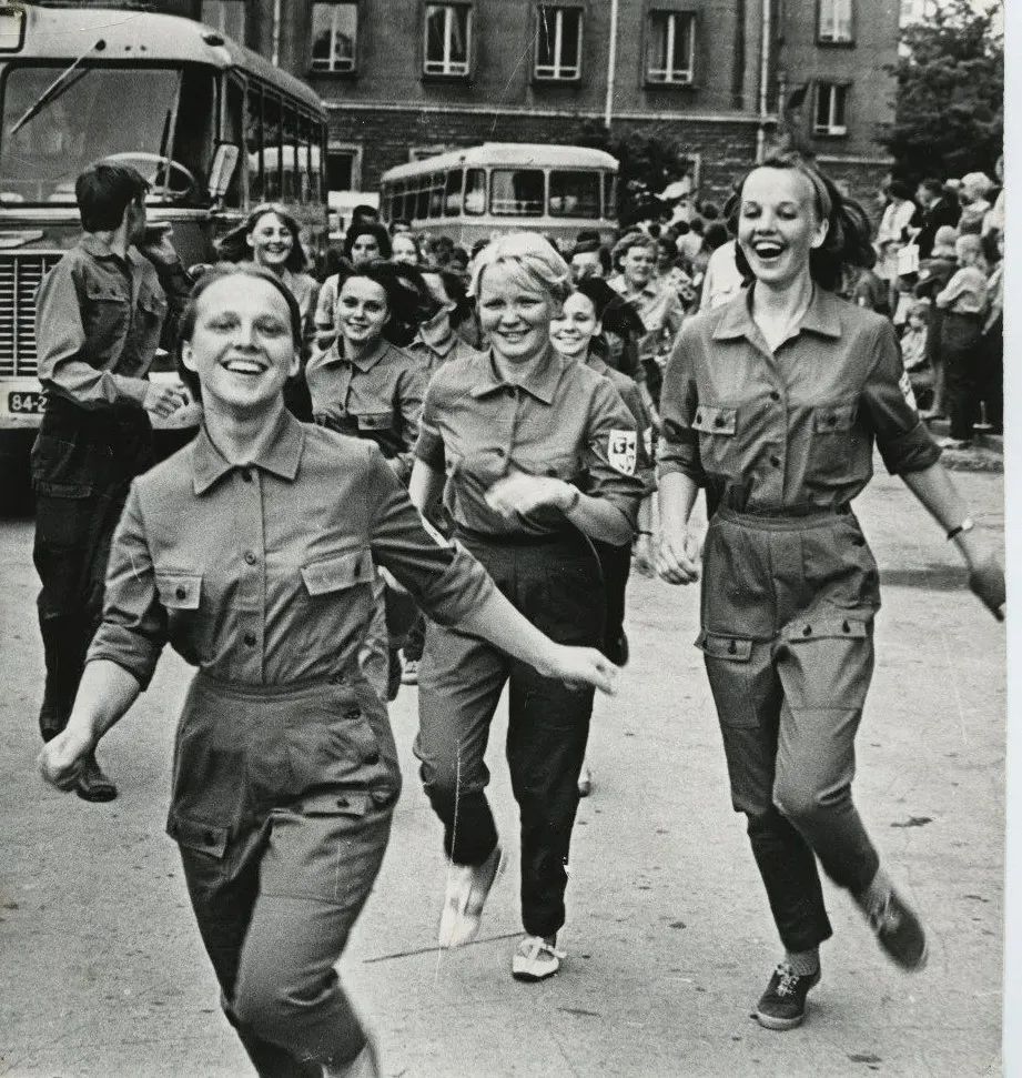 一组苏联时代的老照片，看起来强大而繁荣！