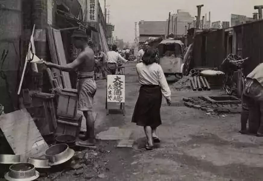 被原子弹轰炸后一百年不能住人，为何广岛长崎还住着那么多人？