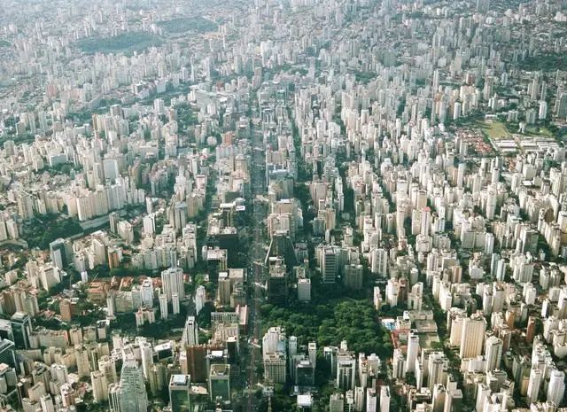 2003年时，巴西圣保罗GDP总量高出上海913亿美元，现在差距怎样？