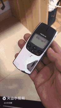 看了过去用过的手机，才知道现在手机土得有点掉渣！