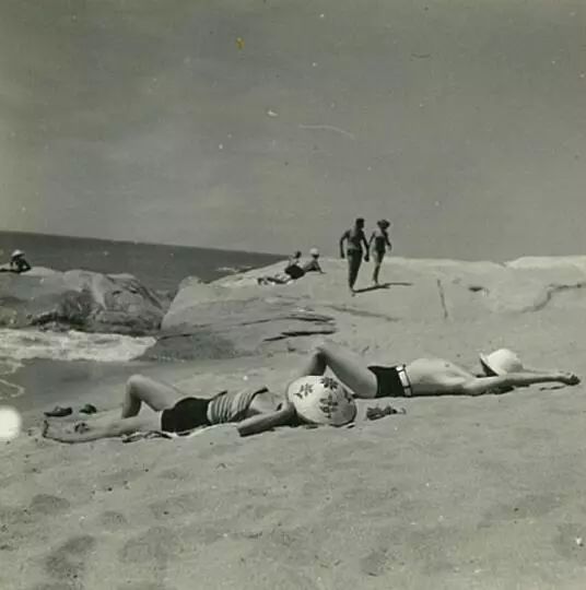 一组夏日沙滩老照片：白俄妹子活色生香