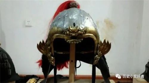 古代将军头盔为何都有枪尖？了解原因后，古人的智慧确实厉害