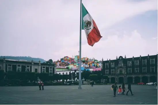 在80年代，墨西哥就是中等发达国家，为何经济越混越差？