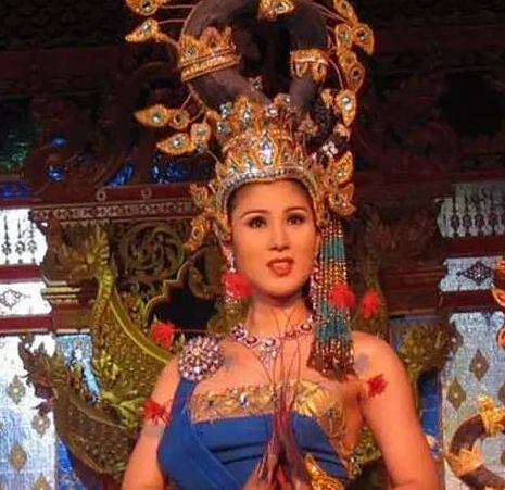 揭秘泰国人妖的起源：另类的妖艳，短暂的人生！