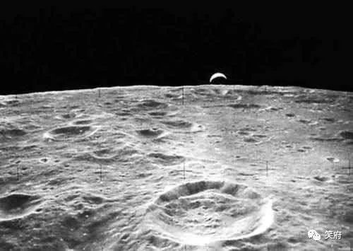 如果将一桶水倒在月球表面，会发生什么情况？可能很多人不会想到