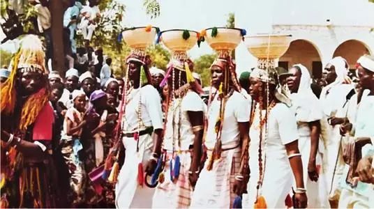 非洲有一奇葩民族，新郎新娘结婚不用到场，结婚三天后新娘才过门！