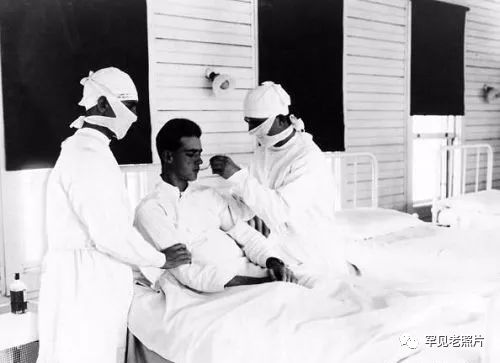 33张百年前大流感老照片，那时的西方人都戴口罩