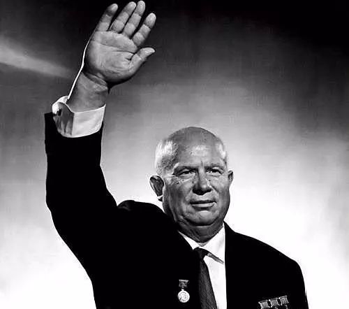 赫鲁晓夫是如何从一名工人，当上苏联最高领导人的？过程励志又惊险！
