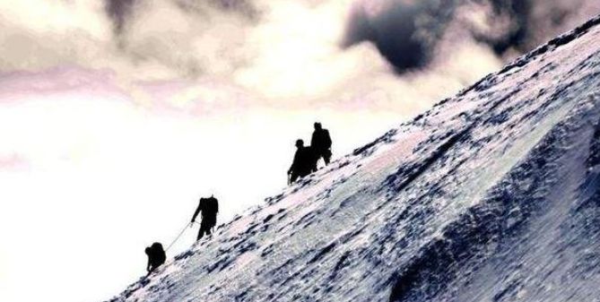 揭秘死亡禁地梅里雪山，17名中日登山员一夜之间离奇失踪！