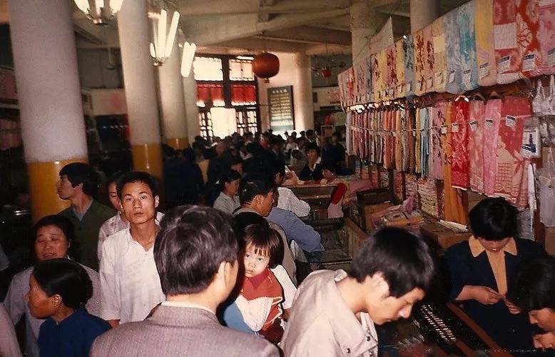 1986年老照片中的中国 ，朝气蓬勃的年代，最后一张有亮点！