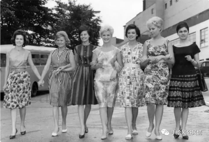 一组苏联时期的女性生活照片，自信时尚又美丽！
