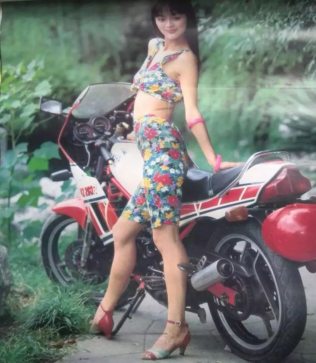 八九十年代的美女挂历照片，没有一个网红脸，实在是绝美！