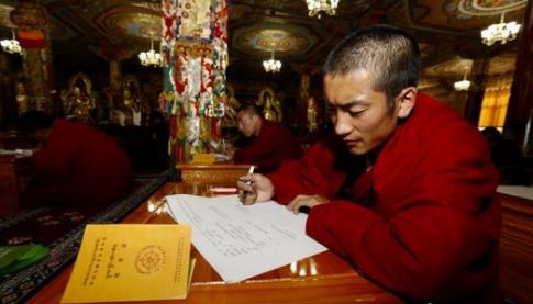 看了佛教和道教的期末考试安排…网友：我不配出家和修仙！