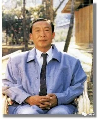 这位华人毒枭大王，控制金三角30年，还建立一国家，晚年得善终！