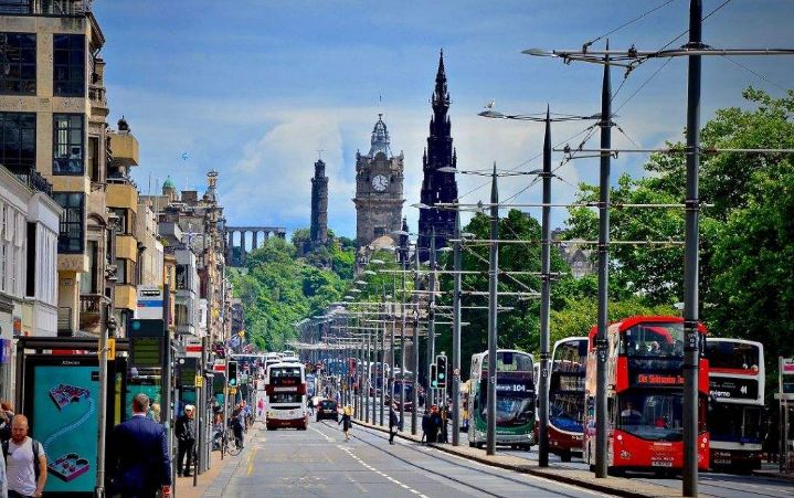 苏格兰爱丁堡人均GDP约6万美元，这座城市到底有多发达？