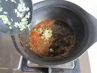 五彩虾仁粉丝煲，没有米饭也能吃完一整锅！