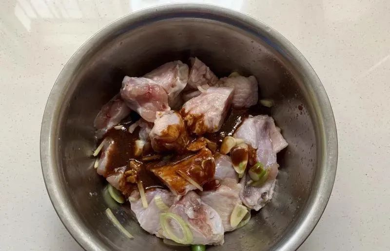 腐乳蒸鸡翅：腐乳入菜，鲜香四溢，美味翻倍！