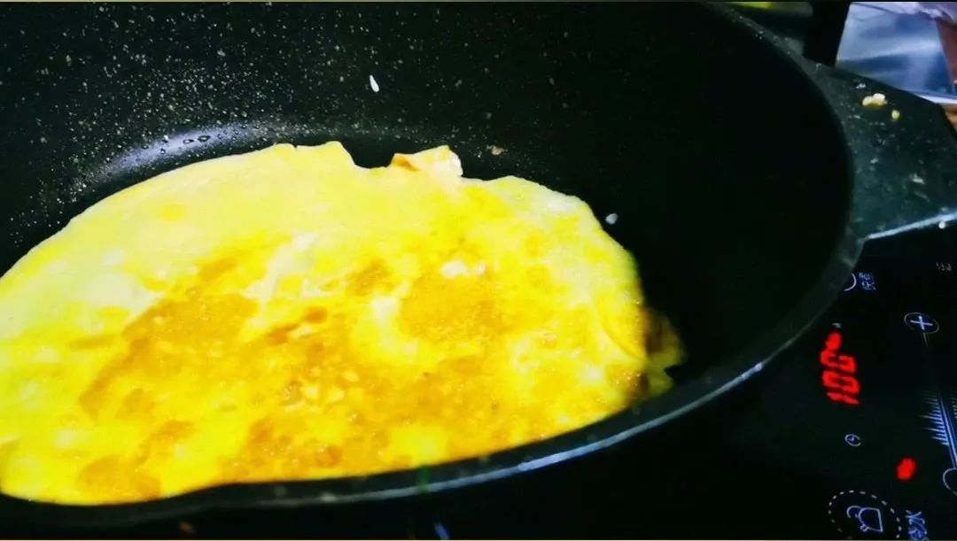 鸡蛋鲜蔬卷的做法,营养均衡、丰盛的早餐,十分钟就搞定!